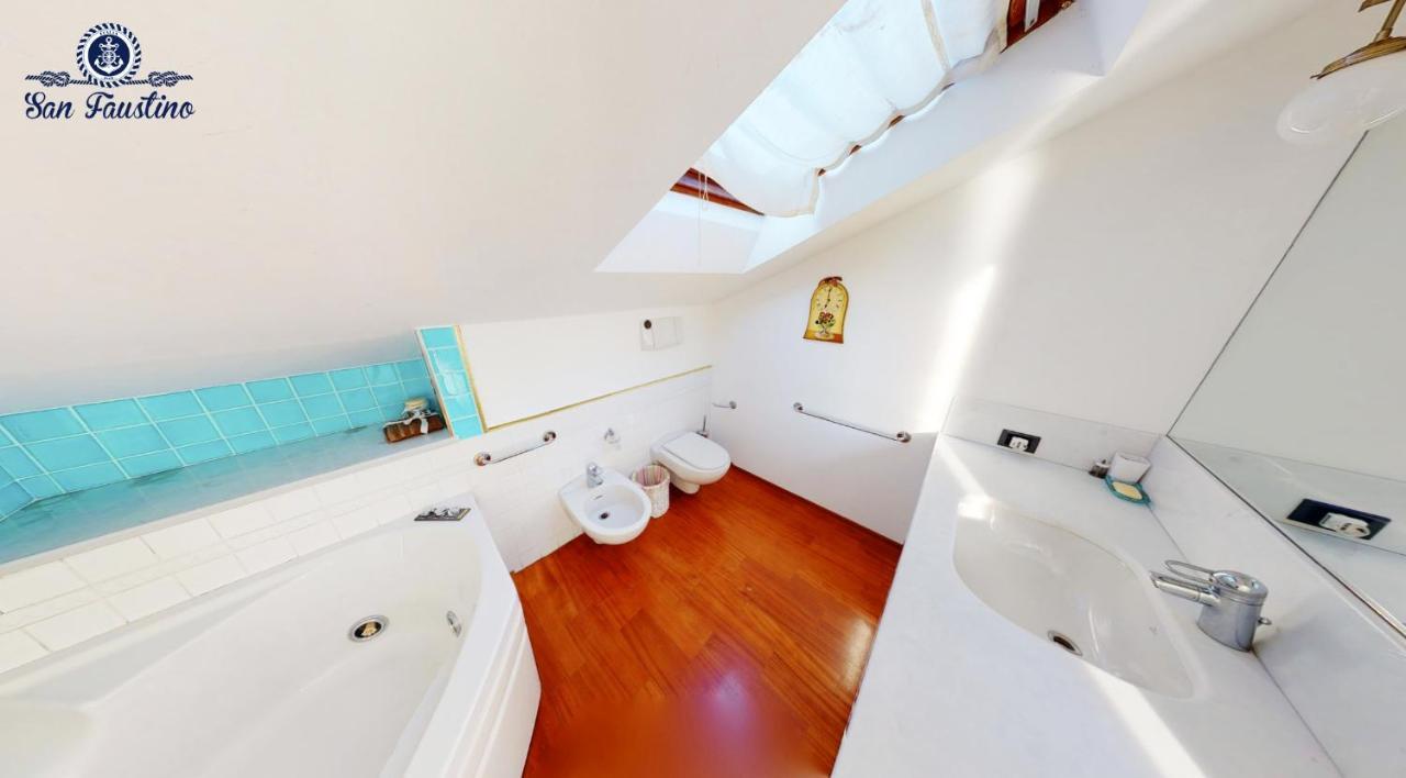 Attico San Faustino 165 Mq 110 Mq Di Terrazza- In 700 ,vista Mare Strepitosa-100 M Dalla Spiaggia-parking Esclusivo-sky,netflix Casa vacanze *