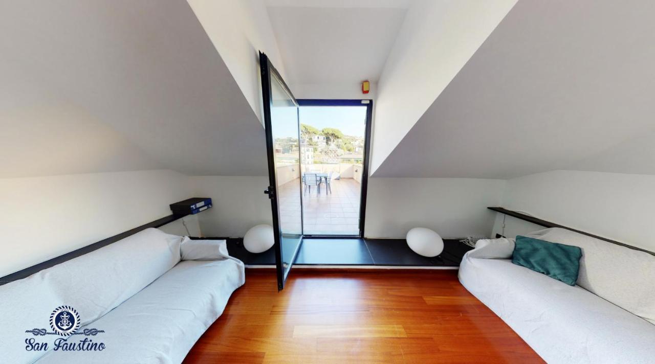 Attico San Faustino: Beachfront With Panoramic Sea Views Rapallo