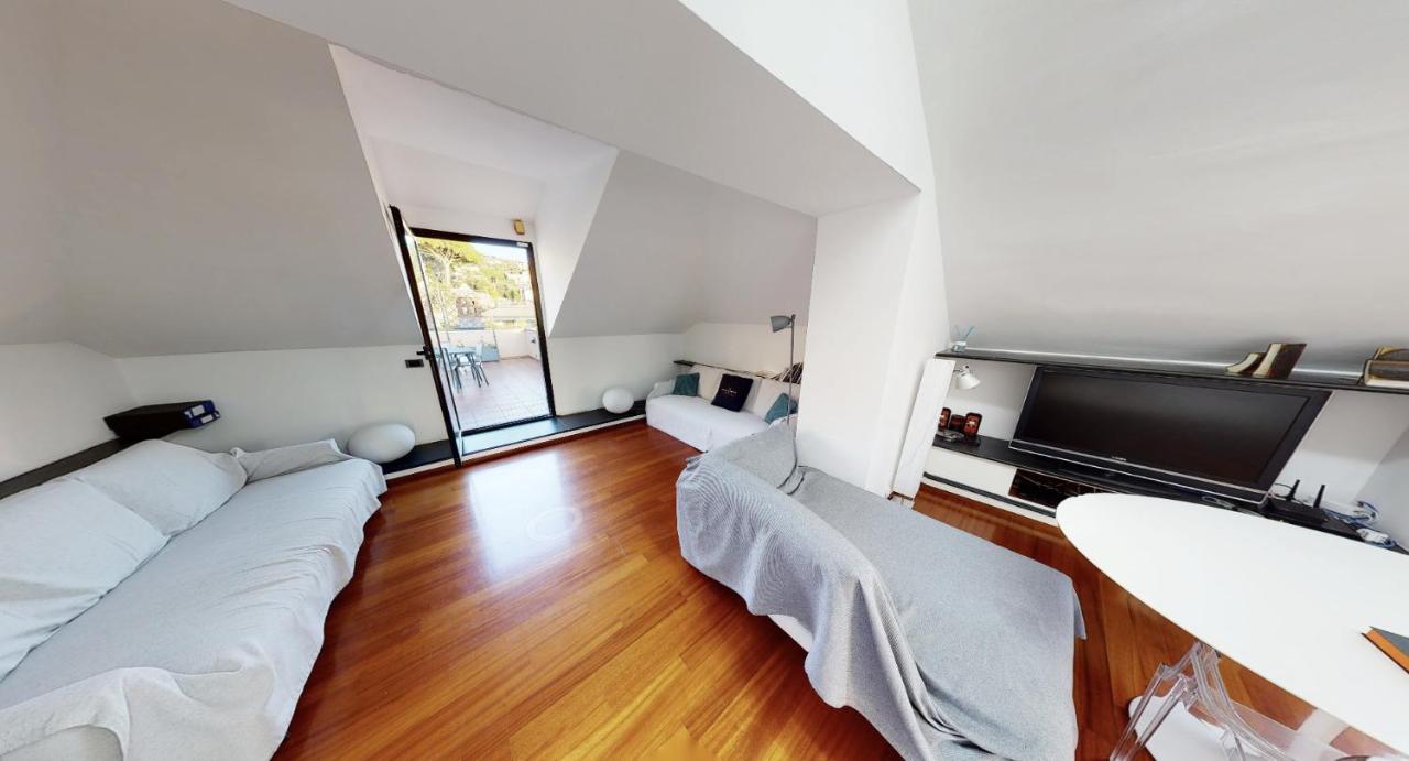 Attico San Faustino 165 Mq 110 Mq Di Terrazza- In 700 ,vista Mare Strepitosa-100 M Dalla Spiaggia-parking Esclusivo-sky,netflix Hébergement de vacances Rapallo