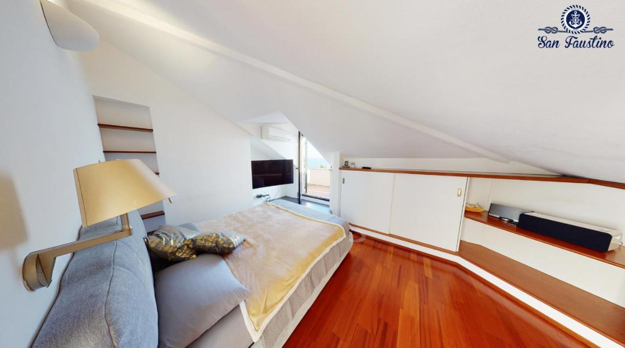 Attico San Faustino 165 Mq 110 Mq Di Terrazza- In 700 ,vista Mare Strepitosa-100 M Dalla Spiaggia-parking Esclusivo-sky,netflix Hébergement de vacances Rapallo