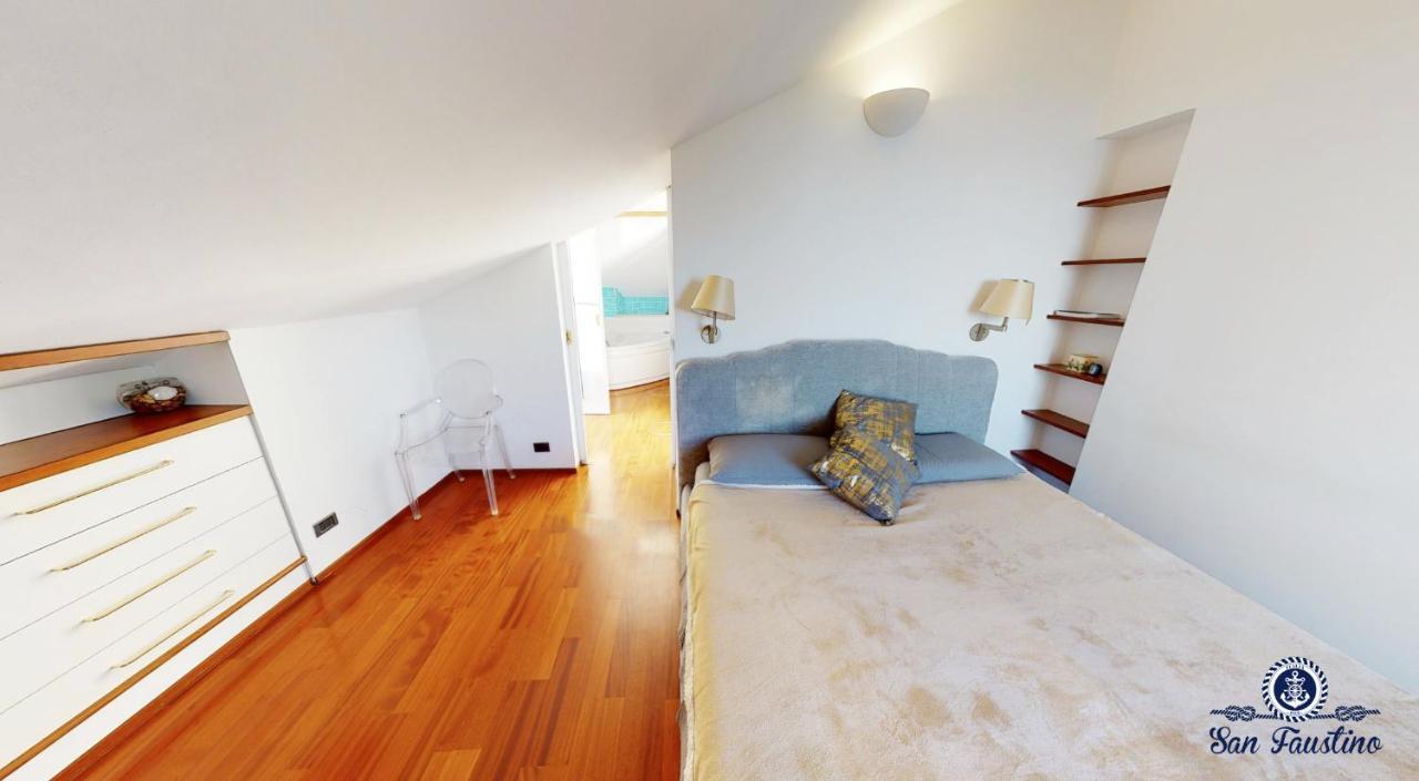 Attico San Faustino: Beachfront With Panoramic Sea Views Holiday home *