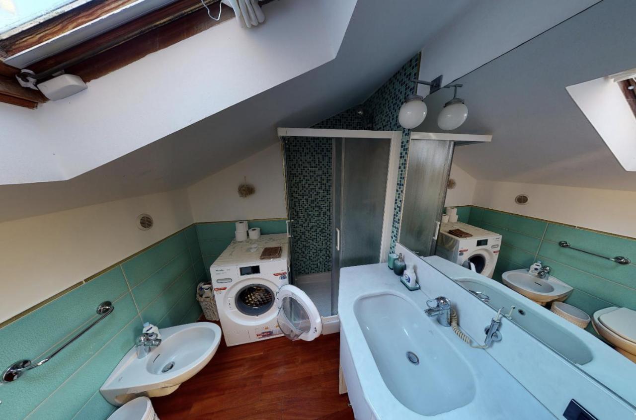 Holiday home Attico San Faustino: Beachfront With Panoramic Sea Views Rapallo
