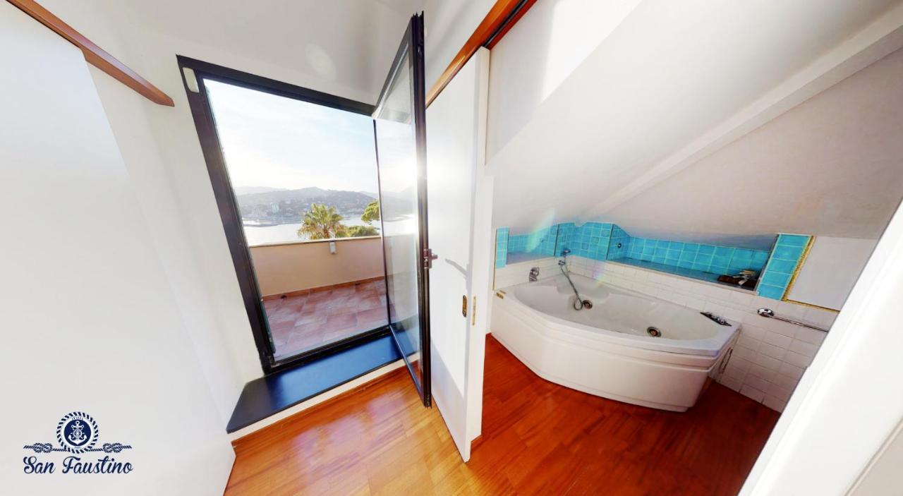 Hébergement de vacances Attico San Faustino 165 Mq 110 Mq Di Terrazza- In 700 ,vista Mare Strepitosa-100 M Dalla Spiaggia-parking Esclusivo-sky,netflix Rapallo