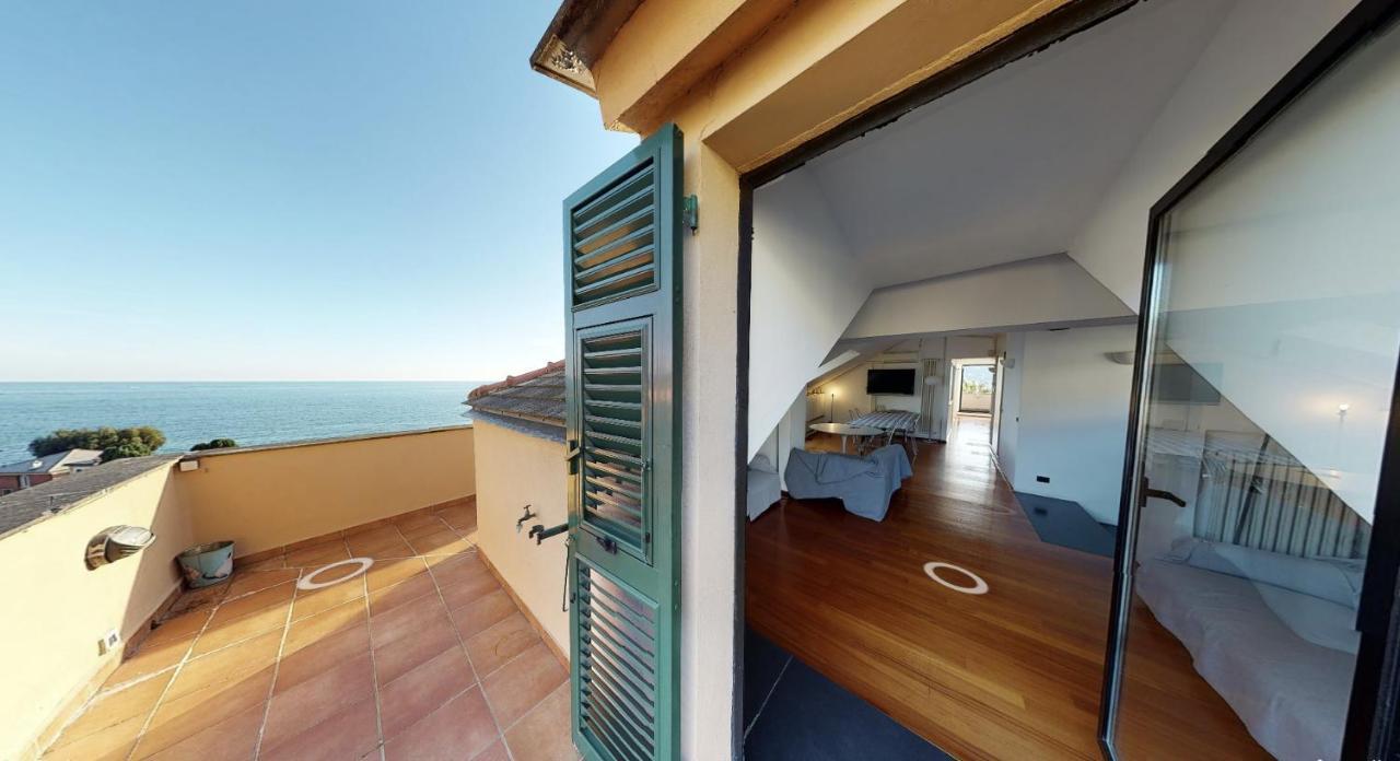 Holiday home Attico San Faustino: Beachfront With Panoramic Sea Views Rapallo